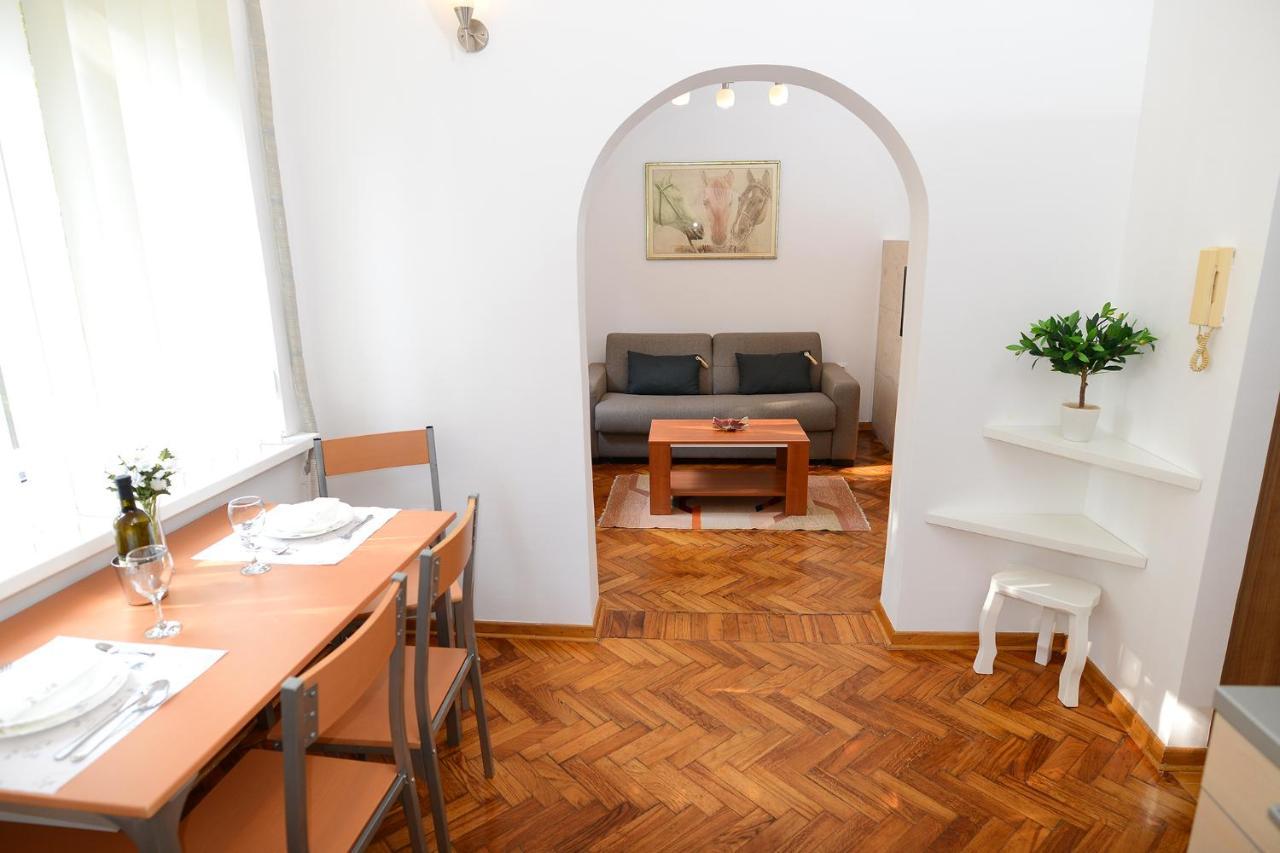 Central Spot Apartments Belgrado Exterior foto